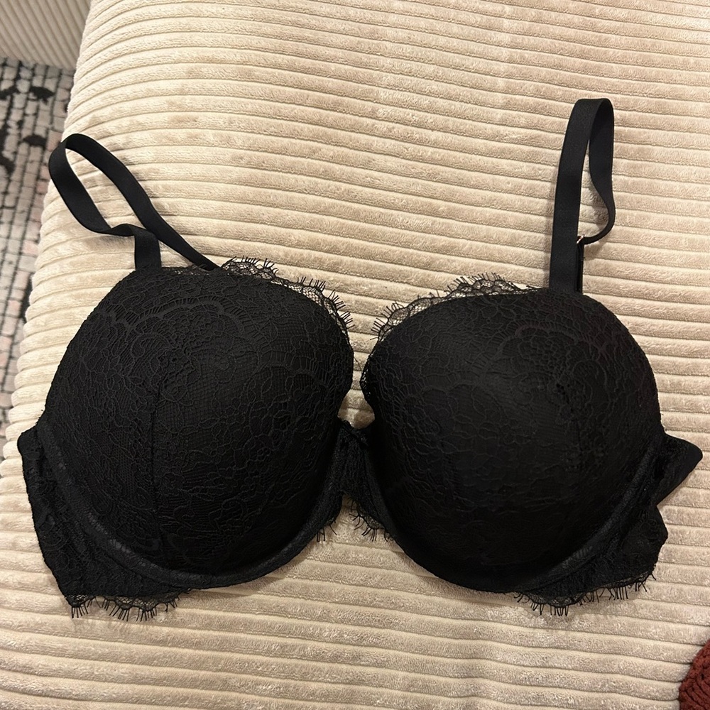 Victoria’s Secret Lined Perfect Coverage Bra